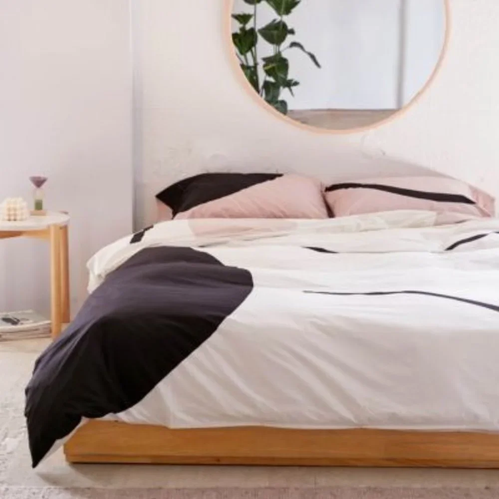 EUC Modern Marks Duvet Cover & Two Pillowcases - Full/Queen